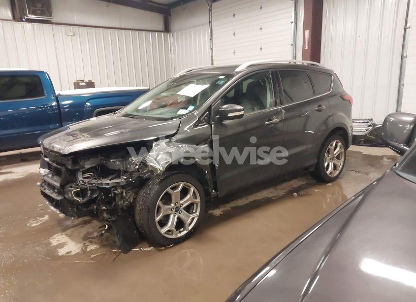 Photo 2 of 2019 Ford Escape TITANIUM (VIN 1FMCU9J96KUA03124)