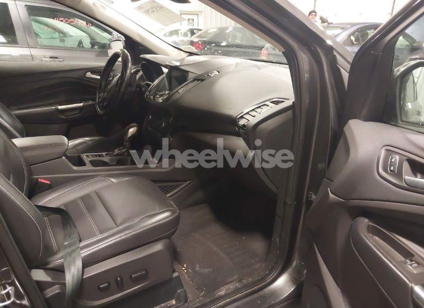 Photo 5 of 2019 Ford Escape TITANIUM (VIN 1FMCU9J96KUA03124)