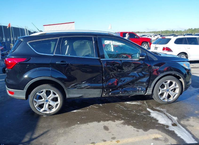 Photo 13 of 2019 Ford Escape TITANIUM (VIN 1FMCU9J96KUB42587)