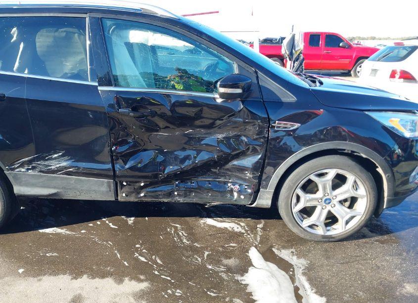 Photo 6 of 2019 Ford Escape TITANIUM (VIN 1FMCU9J96KUB42587)