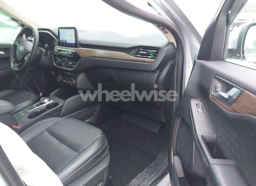 Photo 5 of 2020 Ford Escape TITANIUM (VIN 1FMCU9J96LUA50817)