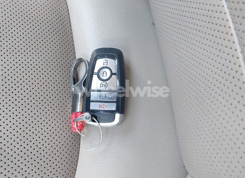 Photo 11 of 2020 Ford Escape TITANIUM (VIN 1FMCU9J96LUC66392)