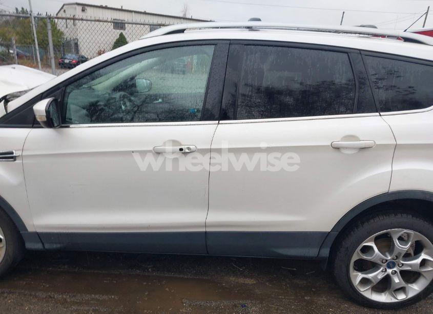 Photo 13 of 2015 Ford Escape TITANIUM (VIN 1FMCU9J97FUA34761)