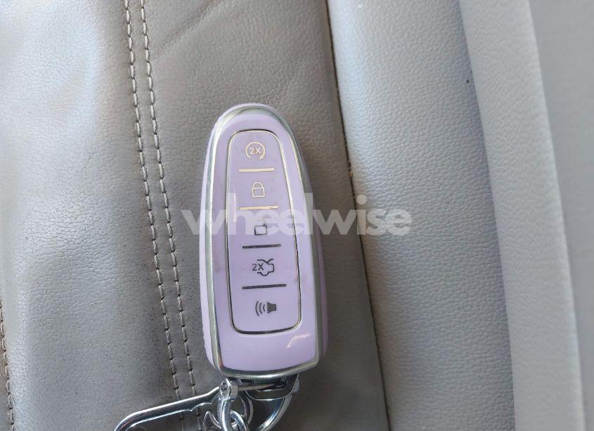 Photo 11 of 2017 Ford Escape TITANIUM (VIN 1FMCU9J97HUA18238)