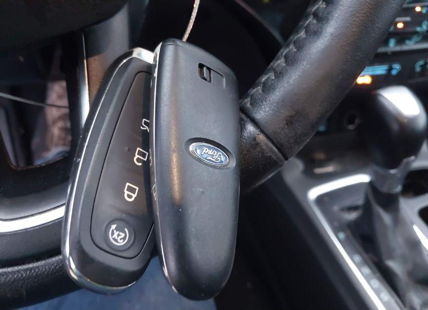 Photo 11 of 2017 Ford Escape TITANIUM (VIN 1FMCU9J97HUD77654)