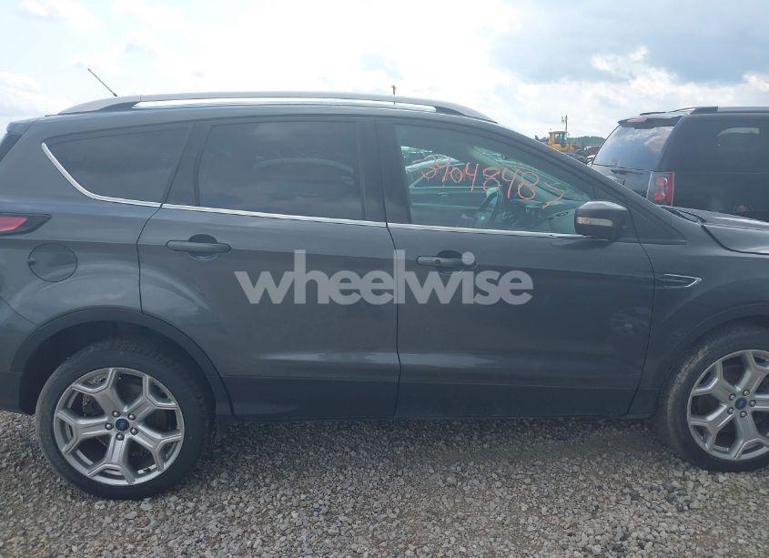 Photo 13 of 2017 Ford Escape TITANIUM (VIN 1FMCU9J97HUE87541)
