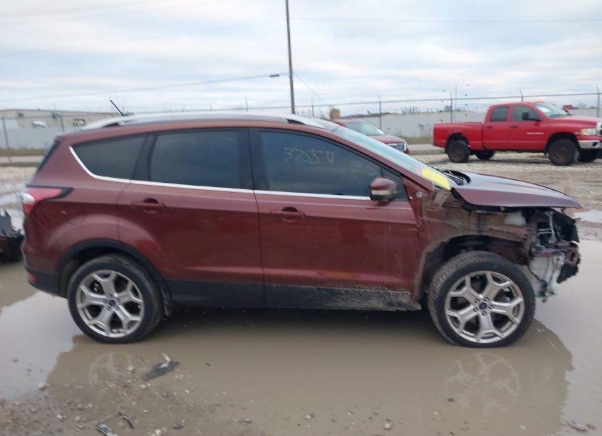 Photo 13 of 2018 Ford Escape TITANIUM (VIN 1FMCU9J97JUA85556)