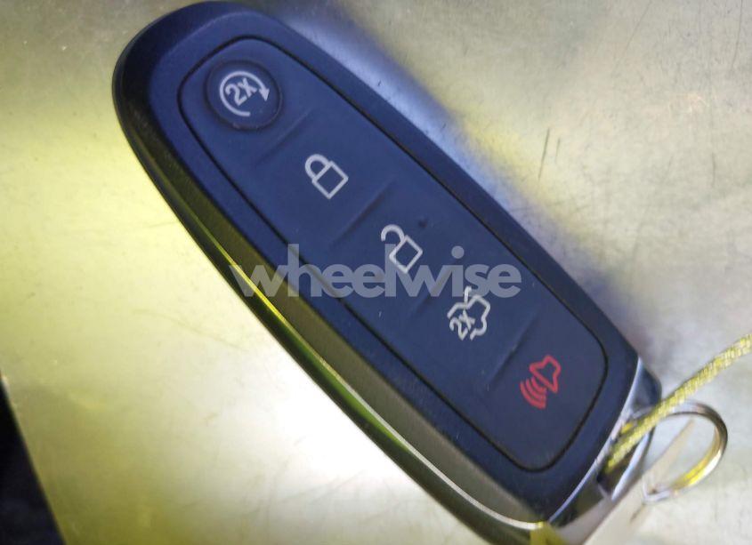 Photo 11 of 2018 Ford Escape TITANIUM (VIN 1FMCU9J97JUB22248)