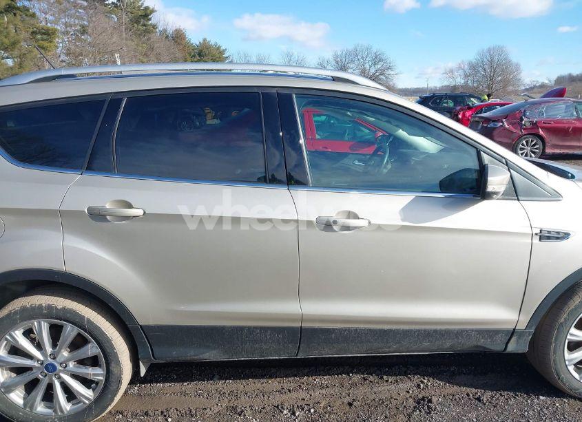 Photo 14 of 2018 Ford Escape TITANIUM (VIN 1FMCU9J97JUB22248)