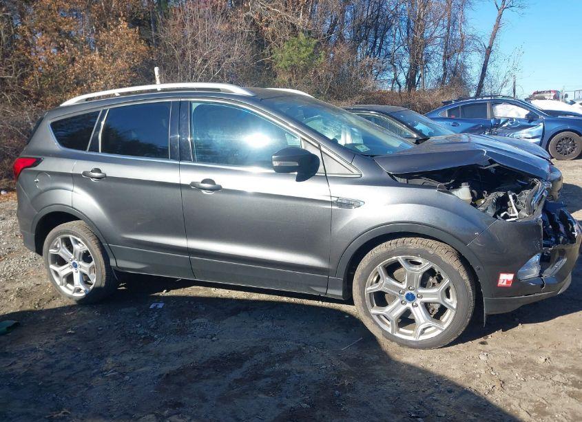 Photo 14 of 2019 Ford Escape TITANIUM (VIN 1FMCU9J97KUA08784)