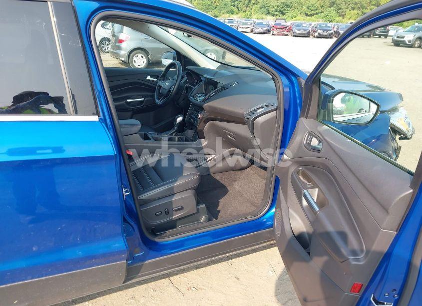 Photo 5 of 2019 Ford Escape TITANIUM (VIN 1FMCU9J97KUB83990)