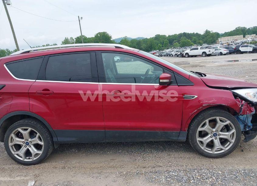 Photo 13 of 2019 Ford Escape TITANIUM (VIN 1FMCU9J97KUC29706)