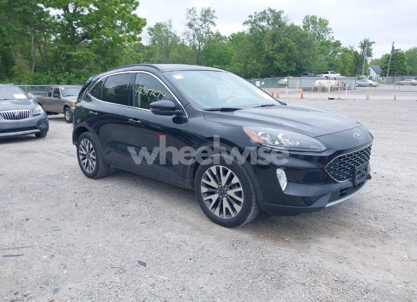 2020 Ford Escape TITANIUM (VIN 1FMCU9J97LUA35212) main photo