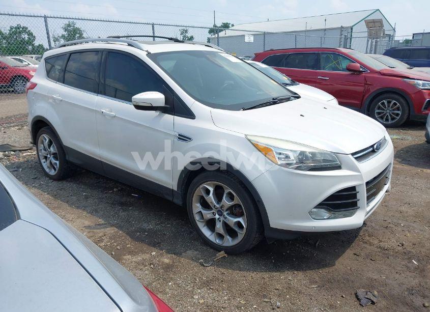 2015 Ford Escape TITANIUM (VIN 1FMCU9J98FUB38384) main photo