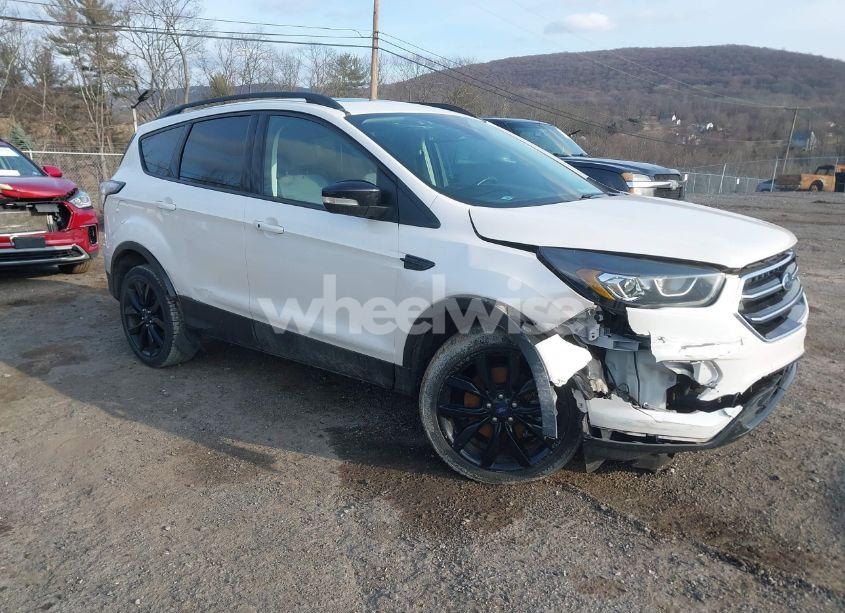 2017 Ford Escape TITANIUM (VIN 1FMCU9J98HUB56127) main photo