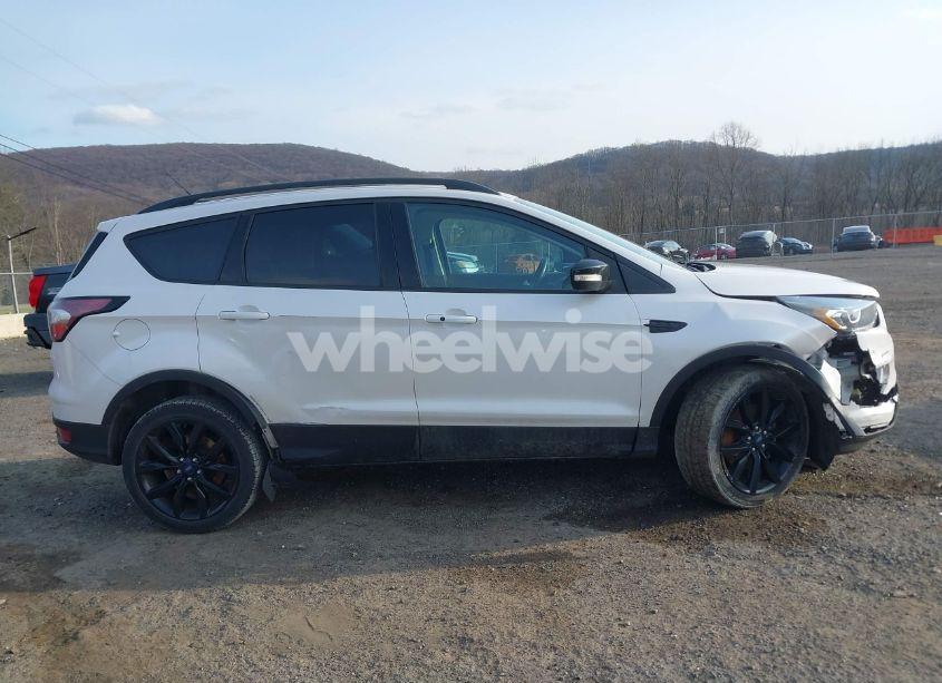 Photo 13 of 2017 Ford Escape TITANIUM (VIN 1FMCU9J98HUB56127)