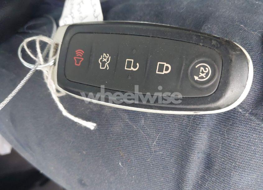 Photo 11 of 2017 Ford Escape TITANIUM (VIN 1FMCU9J98HUC08324)