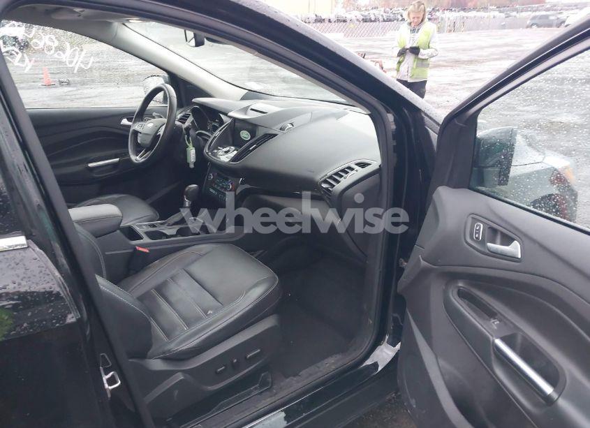 Photo 5 of 2018 Ford Escape TITANIUM (VIN 1FMCU9J98JUB71233)