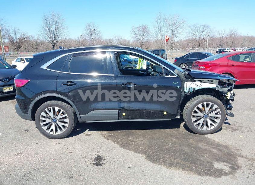 Photo 13 of 2020 Ford Escape TITANIUM (VIN 1FMCU9J98LUA44923)