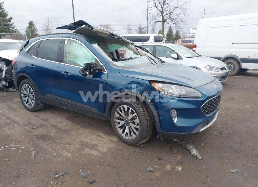 2020 Ford Escape TITANIUM (VIN 1FMCU9J98LUC00068) main photo