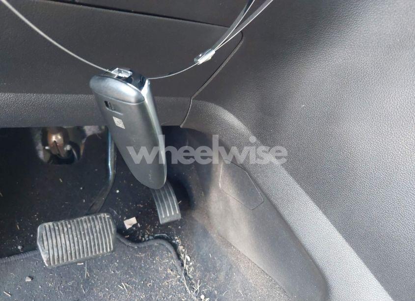 Photo 11 of 2017 Ford Escape TITANIUM (VIN 1FMCU9J99HUD37317)