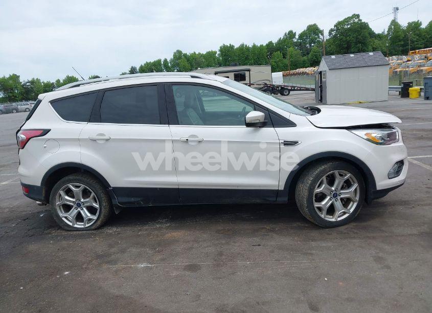 Photo 13 of 2018 Ford Escape TITANIUM (VIN 1FMCU9J99JUB50522)