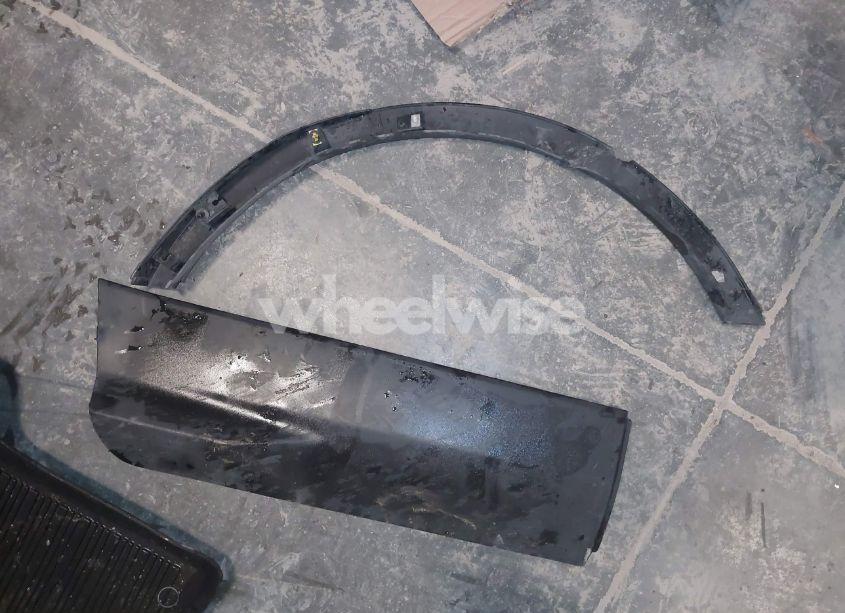 Photo 12 of 2018 Ford Escape TITANIUM (VIN 1FMCU9J99JUB94925)