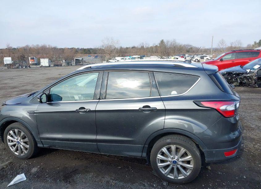 Photo 15 of 2018 Ford Escape TITANIUM (VIN 1FMCU9J99JUC55609)