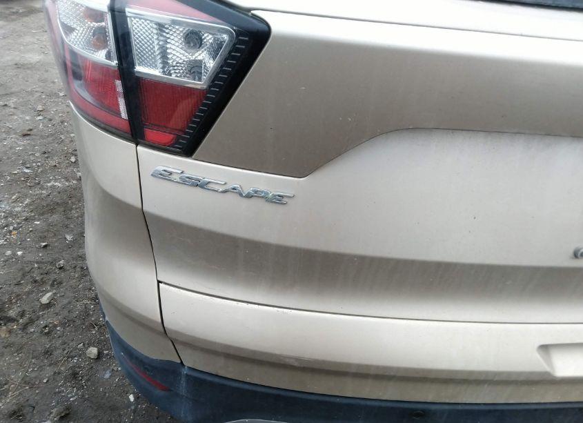 Photo 21 of 2018 Ford Escape TITANIUM (VIN 1FMCU9J99JUD51093)