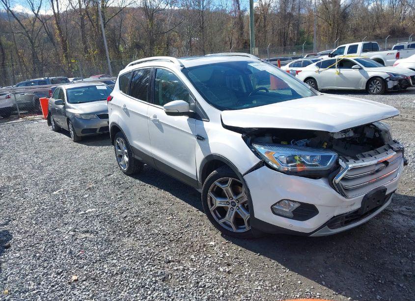 2019 Ford Escape TITANIUM (VIN 1FMCU9J99KUA30737) main photo