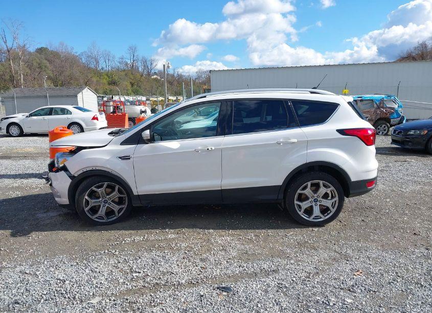 Photo 14 of 2019 Ford Escape TITANIUM (VIN 1FMCU9J99KUA30737)