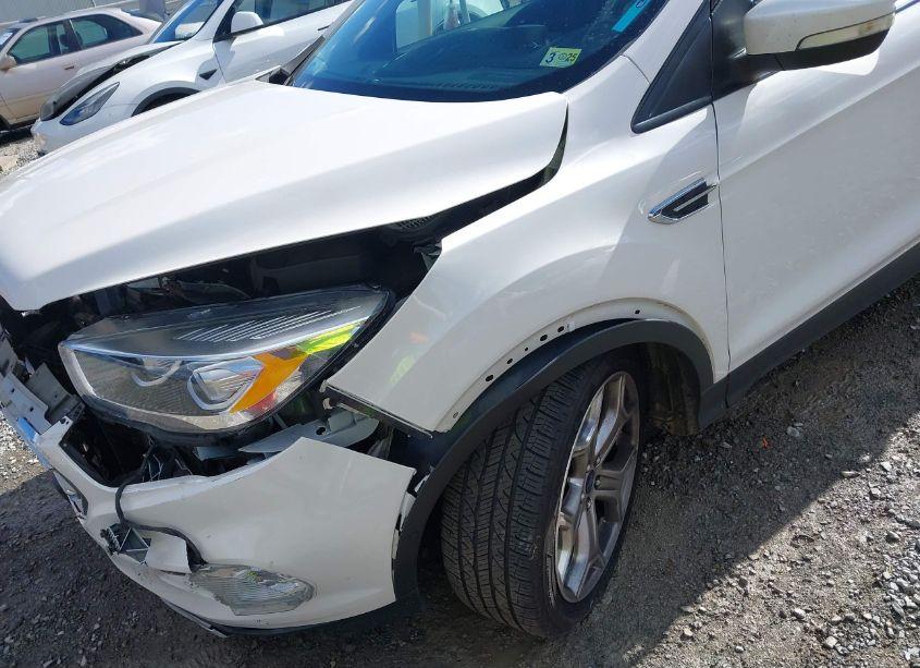 Photo 18 of 2019 Ford Escape TITANIUM (VIN 1FMCU9J99KUA30737)