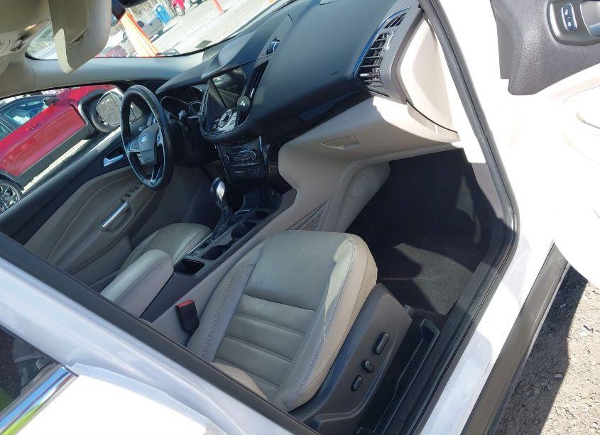 Photo 5 of 2019 Ford Escape TITANIUM (VIN 1FMCU9J99KUA30737)