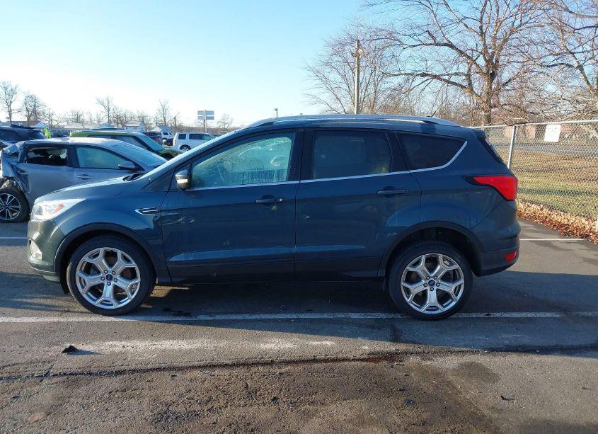 Photo 14 of 2019 Ford Escape TITANIUM (VIN 1FMCU9J99KUA66945)