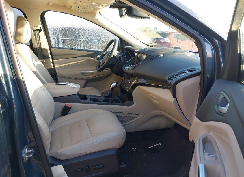 Photo 5 of 2019 Ford Escape TITANIUM (VIN 1FMCU9J99KUA66945)