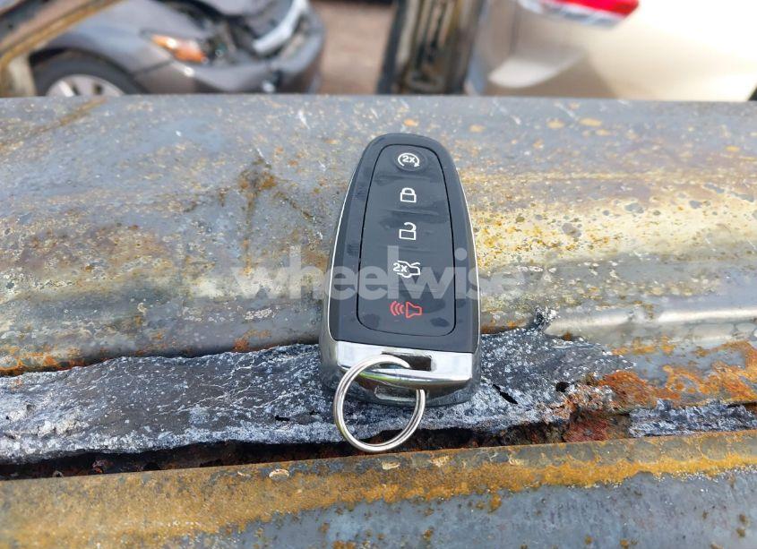 Photo 11 of 2019 Ford Escape TITANIUM (VIN 1FMCU9J99KUA72809)