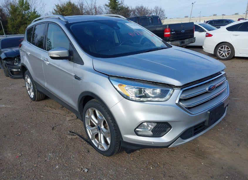 2019 Ford Escape TITANIUM (VIN 1FMCU9J99KUB42213) main photo