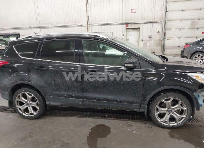 Photo 14 of 2019 Ford Escape TITANIUM (VIN 1FMCU9J99KUC04466)
