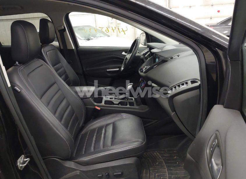 Photo 5 of 2019 Ford Escape TITANIUM (VIN 1FMCU9J99KUC04466)