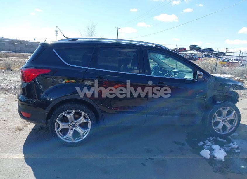 Photo 14 of 2019 Ford Escape TITANIUM (VIN 1FMCU9J99KUC44157)