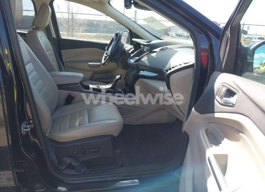 Photo 5 of 2019 Ford Escape TITANIUM (VIN 1FMCU9J99KUC44157)