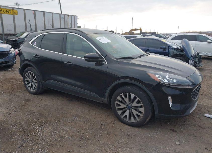 2020 Ford Escape TITANIUM (VIN 1FMCU9J99LUB16633) main photo