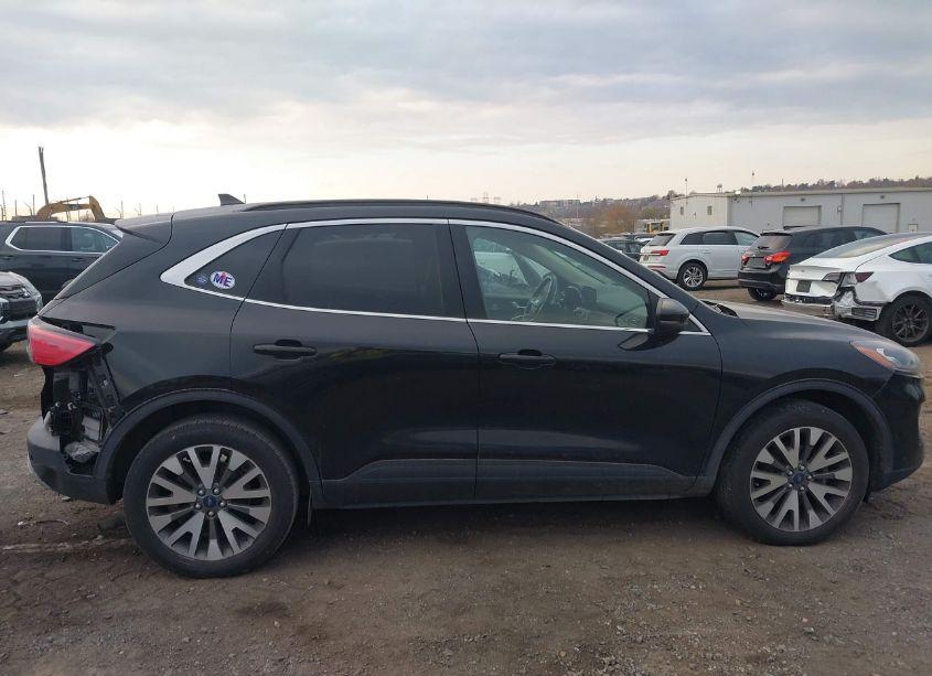 Photo 13 of 2020 Ford Escape TITANIUM (VIN 1FMCU9J99LUB16633)