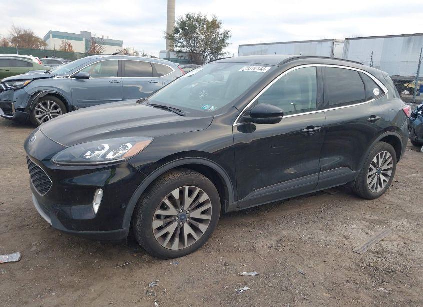 Photo 2 of 2020 Ford Escape TITANIUM (VIN 1FMCU9J99LUB16633)