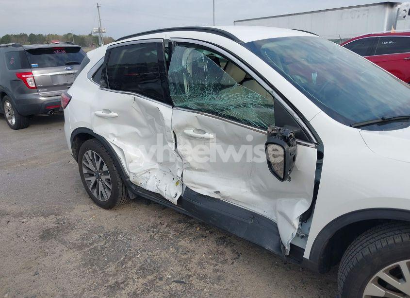 Photo 6 of 2020 Ford Escape TITANIUM (VIN 1FMCU9J99LUB45419)