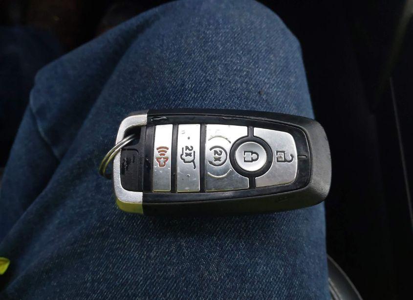 Photo 11 of 2020 Ford Escape TITANIUM (VIN 1FMCU9J99LUC15985)