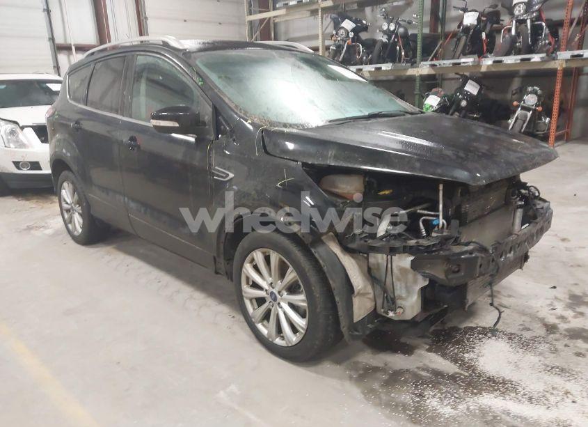 2017 Ford Escape TITANIUM (VIN 1FMCU9J9XHUB51401) main photo