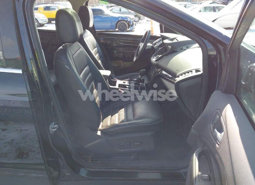 Photo 5 of 2017 Ford Escape TITANIUM (VIN 1FMCU9J9XHUD07758)