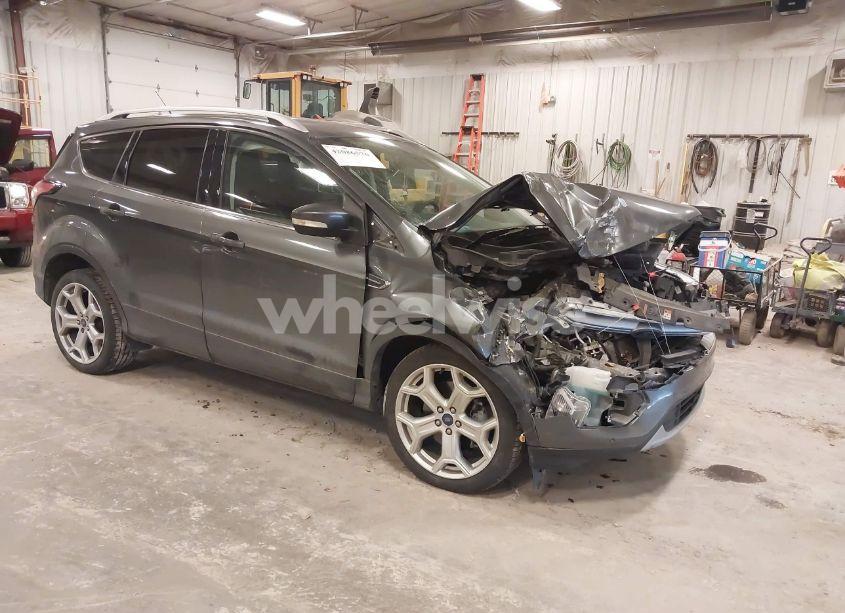 2017 Ford Escape TITANIUM (VIN 1FMCU9J9XHUD37682) main photo