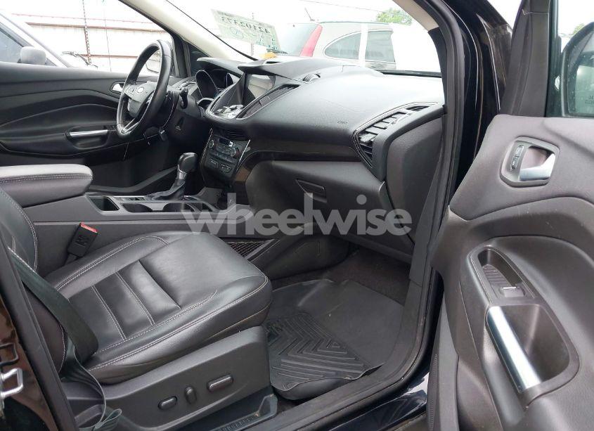 Photo 5 of 2017 Ford Escape TITANIUM (VIN 1FMCU9J9XHUD76420)